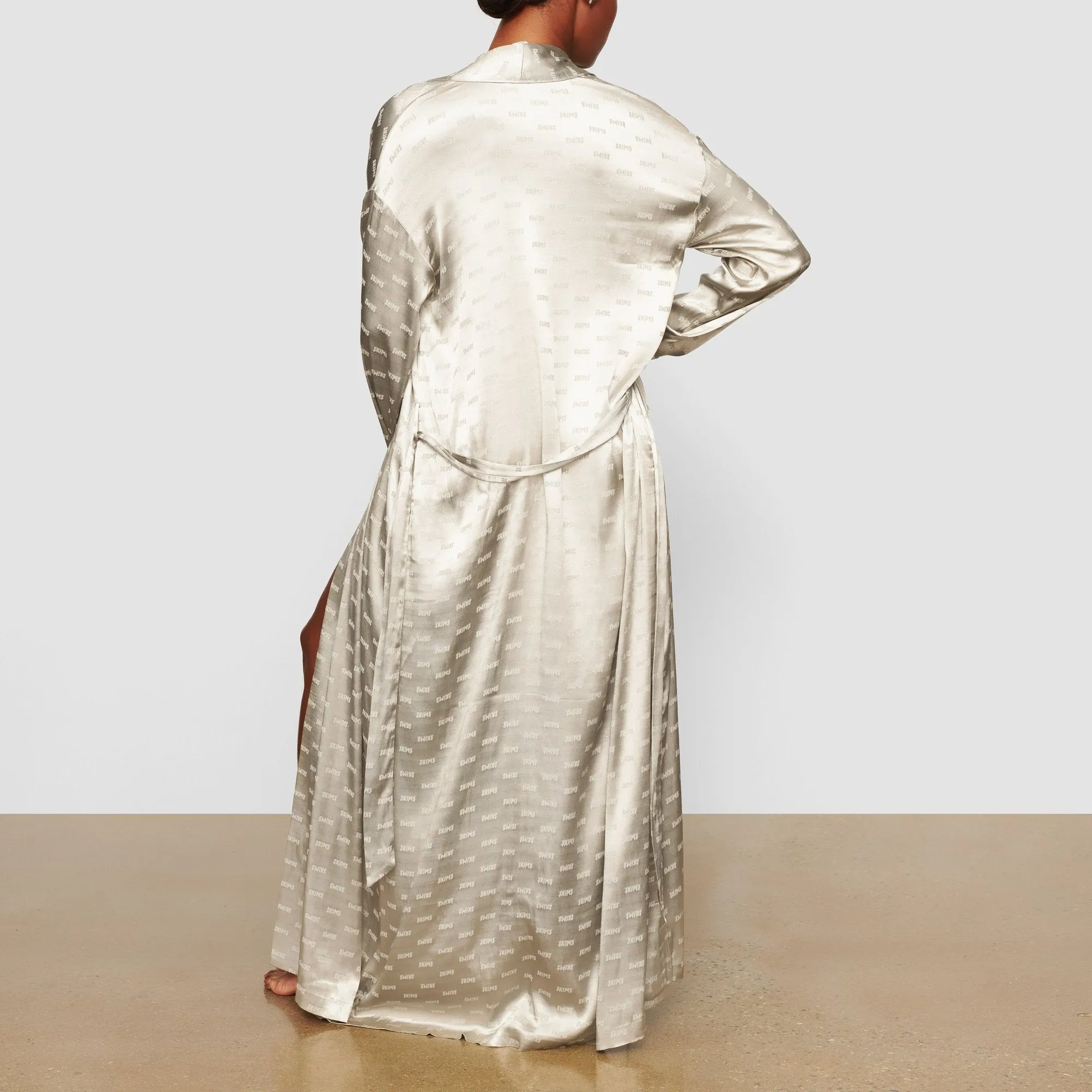 JACQUARD LONG ROBE | TALC